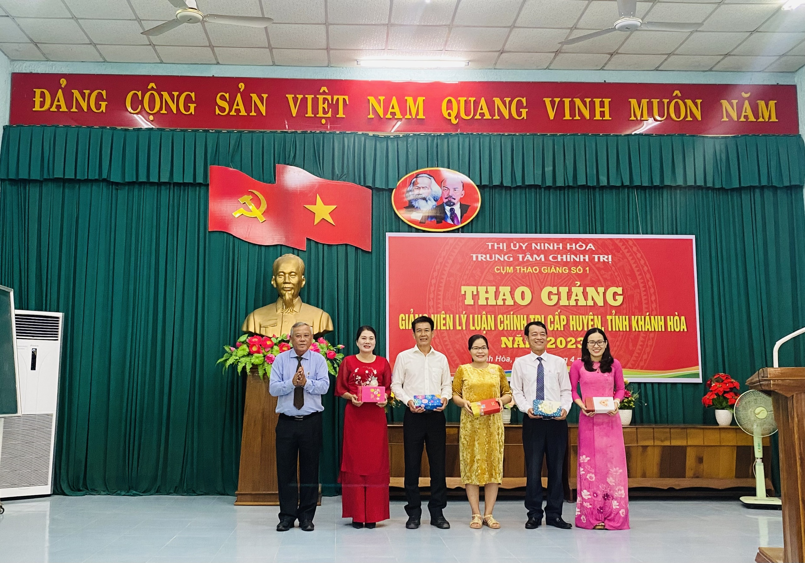 Khánh Hòa: Tổ chức thao giảng giảng viên lý luận chính trị cấp huyện năm 2023